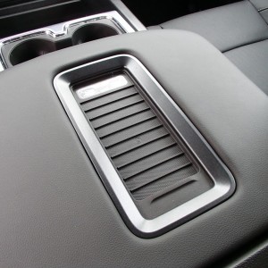 2016-Sierra-E-Assist-Wireless-Phone-Charging