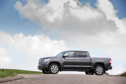 2014_Toyota_Tundra_Platinum_001_51208_2524_low