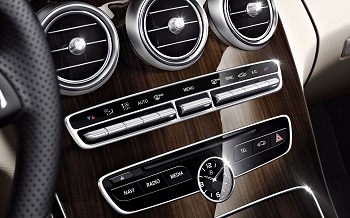 2015-C-CLASS-SEDAN-C300-Interior