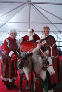 110909santa-elf-reindeer
